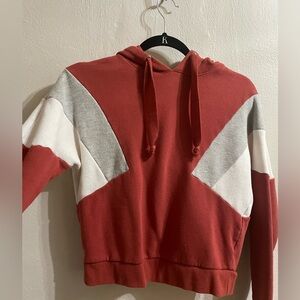 Women’s hooded cropped sweatshirt!